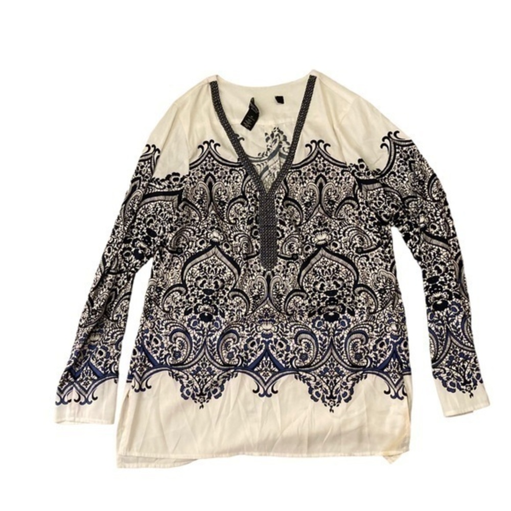 White House black market blouse white/blue